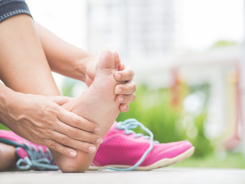Les causes de la douleur chronique aux pieds