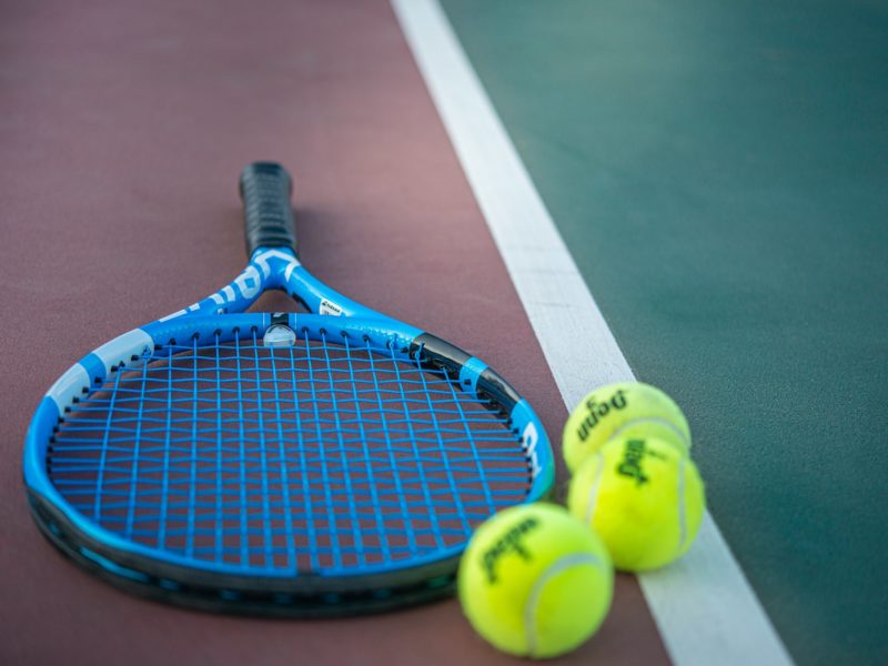 Comment les courts de tennis haut de gamme à Toulon peuvent-ils contribuer à la formation des jeunes joueurs ?