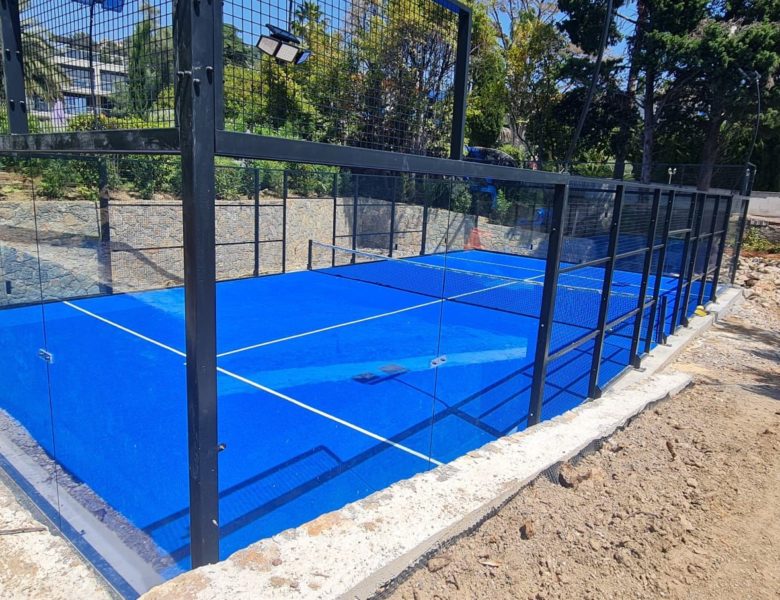 Options de personnalisation disponibles pour un constructeur de court de tennis à Nice dans les Alpes-Maritimes