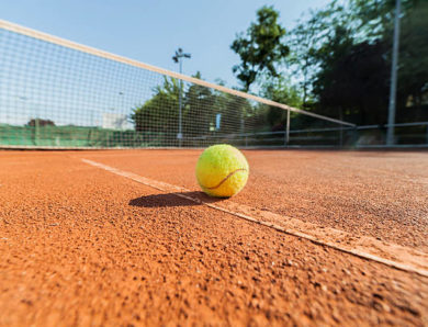 constructeur de court de tennis à Nice, dans les Alpes-Maritimes : Intégrer des Systèmes de Gestion d’Eau Avancés