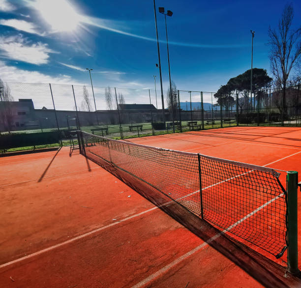 Comment la Construction d’un court de tennis en béton poreux à Cannes peut-elle offrir une meilleure qualité de surface ?