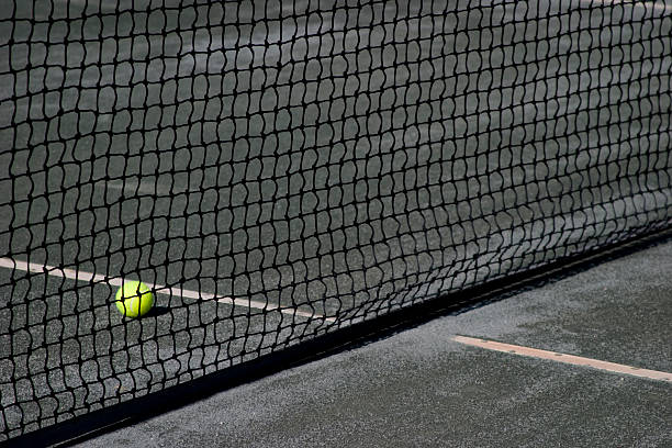Pourquoi le choix des matériaux est-il crucial pour la Construction d’un court de tennis en béton poreux à Cannes ?