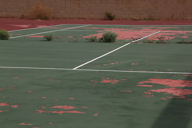 Comment éviter les fissures dans la construction d’un court de tennis à Montpellier ?