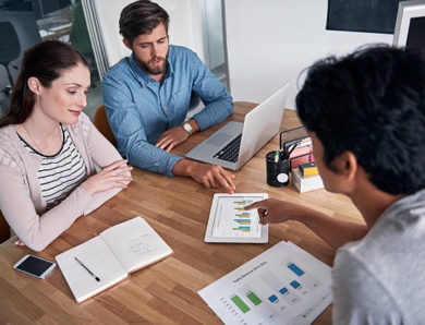Quels réseaux sociaux faut-il prioriser dans une stratégie de community management efficace ?
