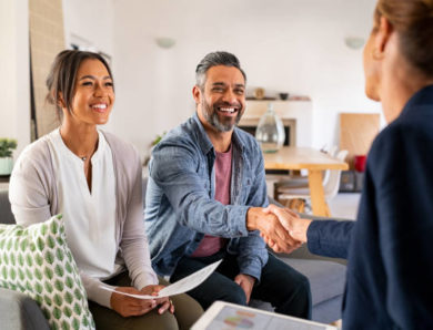 Comment un agent immobilier à Vienne facilite-t-il les démarches entre la première visite et la signature définitive ?