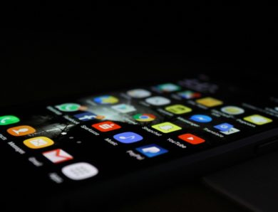 Qui propose la réparation smartphone Lyon 6 pour un bouton cassé ?