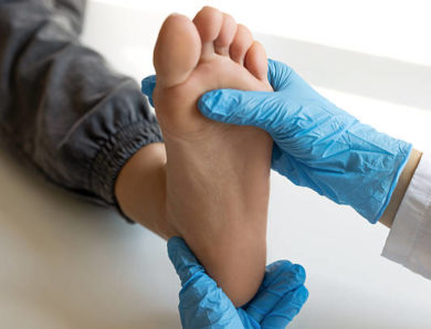 Semelles orthopédiques : quand un podologue pour sportif à Lyon les recommande-t-il pour la course ?