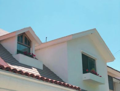 Pourquoi anticiper les travaux avec un couvreur à Boulogne-Billancourt sur un bâtiment ?