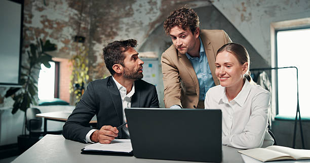 Identité visuelle entreprise Paris : Quels sont les 7 avantages efficaces d’une identité cohérente ?