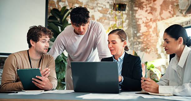 Identité visuelle entreprise Paris : Pourquoi une identité puissante rassure 4 prospects sur 5 ?