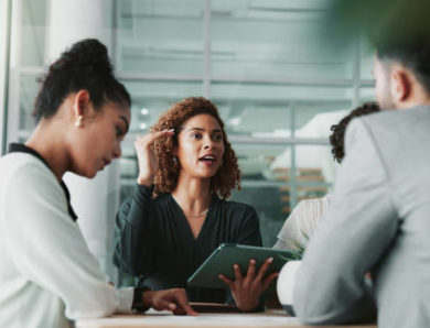 Quelle expertise en 5 domaines puissants est nécessaire pour un engagement réseaux sociaux Lyon efficace ?