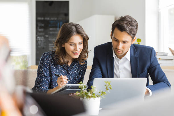 Comment un branding B2B Lyon peut-il transformer une offre complexe en message efficace ?