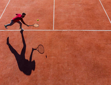 Comment choisir le bon emplacement pour une construction court de tennis terre battue à Toulon ?