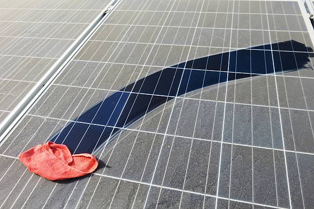 Pourquoi éviter les nettoyeurs haute pression lors d&rsquo;un Nettoyage de panneaux solaires à Genève ?