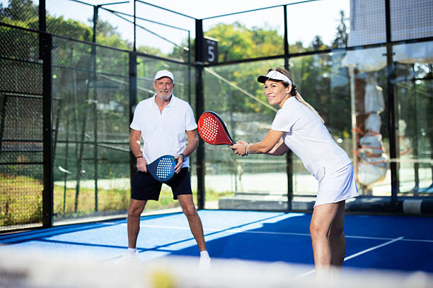 Quels sont les points de vigilance pour une construction court de padel en zone urbaine ?